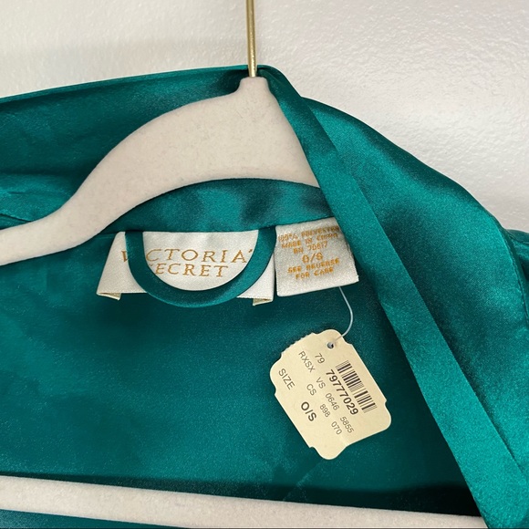 Victoria’s Secret Gold Label Vintage Green Kimono NWT missing belt - Picture 6 of 6